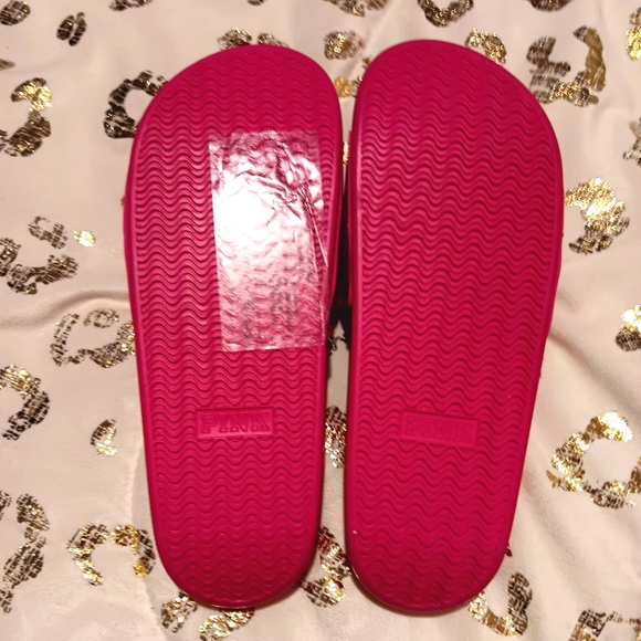 Victoria Secret Pink Slides - Picture 6 of 6